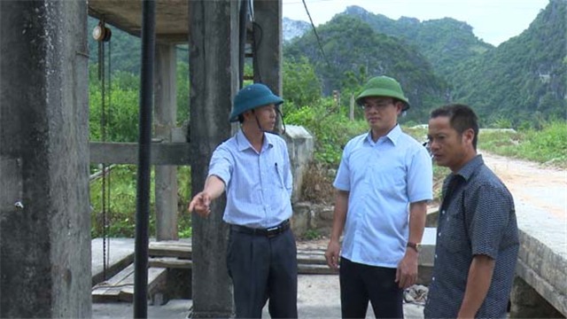 Đồng chí Nguyễn Mạnh Hà - Phó Bí thư Thành ủy kiểm tra công tác phòng chống bão số 7