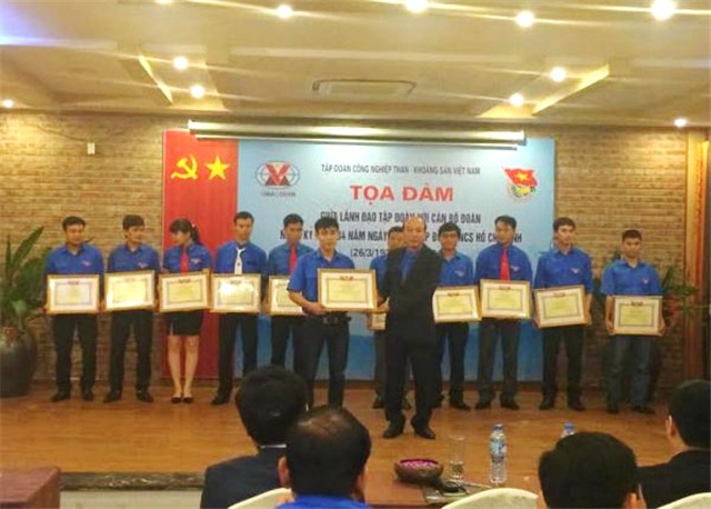 Dương Ngọc Hân - Gương đảng viên trẻ xuất sắc công ty than Vàng Danh