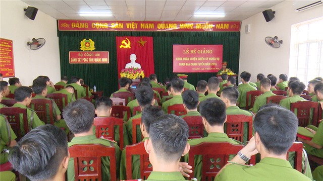 Trung tâm nghiên cứu Ứng dụng và Huấn luyện đào tạo PCCC - Cứu nạn cứu hộ - Cảnh sát PCCC Quảng Ninh: Bế giảng khóa huấn luyện chiến sĩ nghĩa vụ tuyển năm 2016