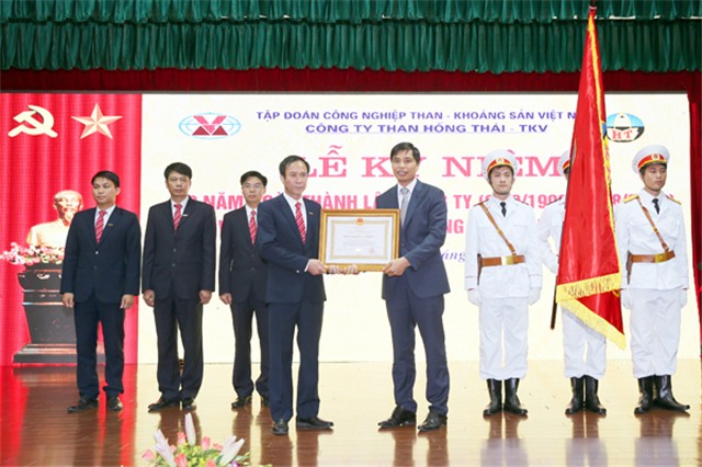 Công ty Than Hồng Thái-TKV: Kỷ niệm 20 năm ngày thành lập  và đón nhận Huân chương Lao Động hạng Ba