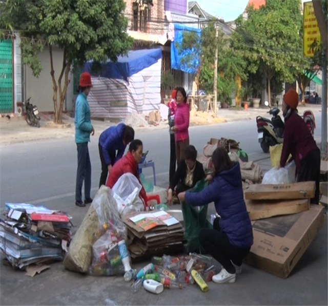 Phong trào thu gom phế liệu tại khu 5A, phường Quang Trung: Việc làm nhỏ, ý nghĩa lớn