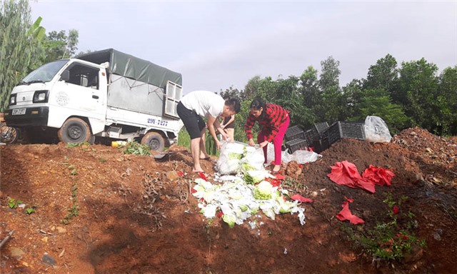 1 ngày, Công an TP Uông Bí bắt giữ 2 vụ vận chuyển trên 1,6 tấn hoa quả nhập lậu