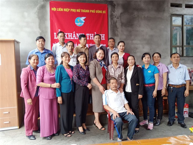 Hội LHPN thành phố Uông Bí trao nhà mái ấm tình thương tại phường Vàng Danh