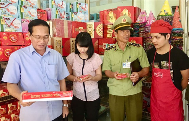 Đội Quản lý thị trường số 6: Tăng cường công tác kiểm tra vệ sinh an toàn thực phẩm trên địa bàn thành phố Uông Bí