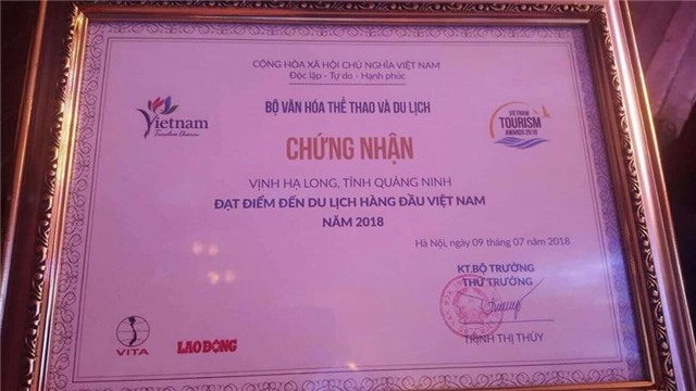 Vịnh Hạ Long được vinh danh là điểm đến du lịch hàng đầu Việt Nam năm 2018