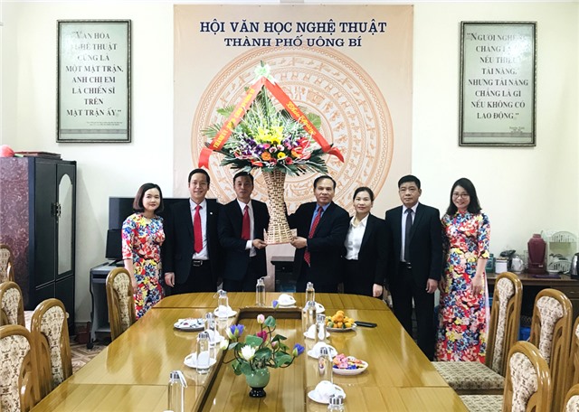 Ông Hoàng Quốc Trung được bầu làm Chủ tịch Hội VHNT thành phố Uông Bí