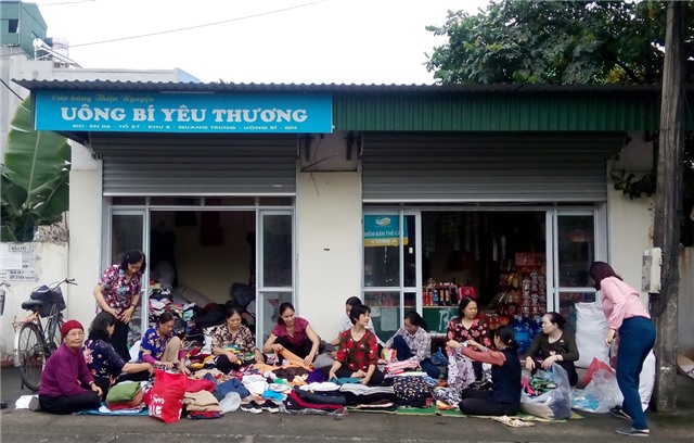 Ấm lòng cửa hàng thiện nguyện "Ai thừa đến cho, ai thiếu đến lấy" tại Uông Bí