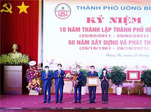 Kỷ niệm 10 năm thành lập thành phố Uông Bí 25/02 (2011-2021), 60 năm xây dựng và phát triển 28/10 (1961-2021)