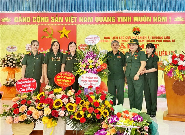 Ban Liên lạc nữ chiến sỹ Trường Sơn thành phố Uông Bí gặp mặt kỷ niệm 10 năm thành lập