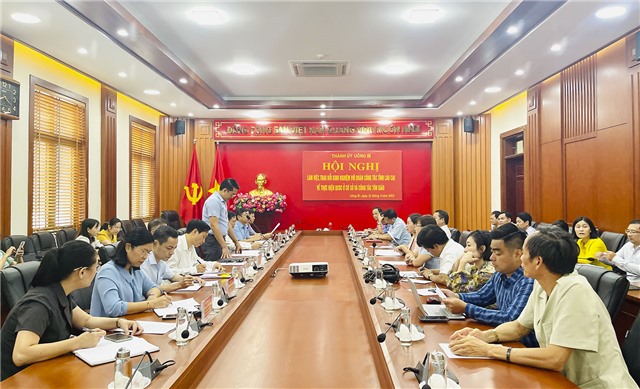 Thành ủy Uông Bí tiếp và làm việc với đoàn công tác của tỉnh Lào Cai về thực hiện quy chế dân chủ ở cơ sở và công tác tôn giáo 