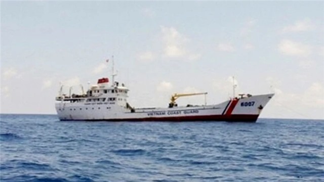 Khẩn trương cứu nạn 14 ngư dân trên tàu cá bị chìm ở vùng biển Phú Quý