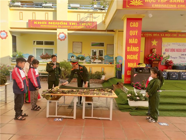 Trường Tiểu học Kim Đồng tổ chức hoạt động ngoài giờ lên lớp tháng 12 chủ đề “Truyền thống anh hùng”