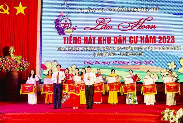 Liên hoan tiếng hát khu dân cư Thành phố Uông Bí năm 2023