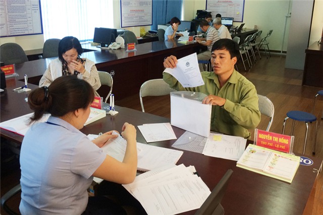 Chính quyền phục vụ từ công khai, minh bạch trong giải quyết thủ tục hành chính