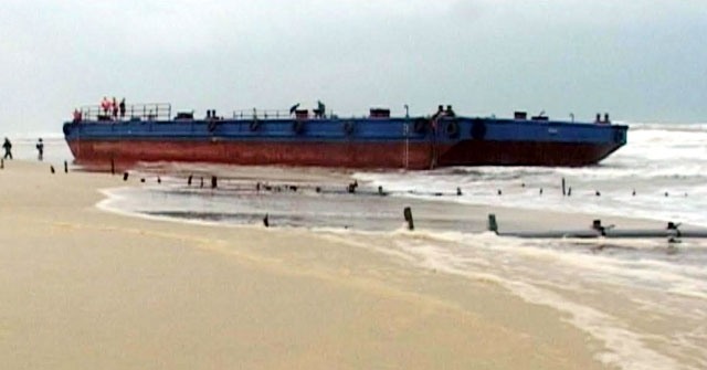 Khẩn trương cứu hộ tàu cùng ba thuyền viên gặp nạn trên biển Quảng Trị