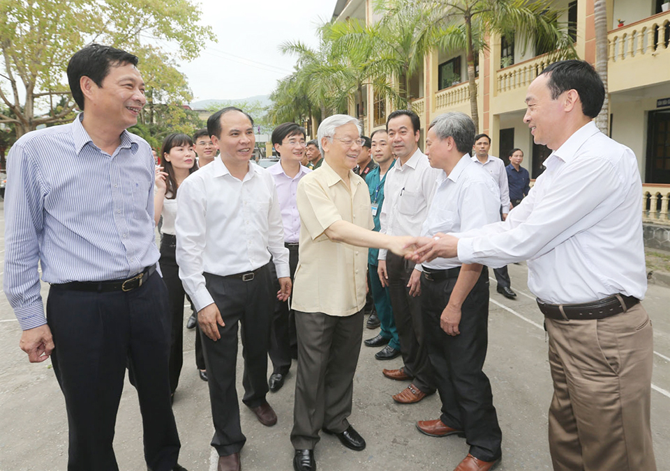 Tổng bí thư Nguyễn Phú Trọng về thăm Uông Bí