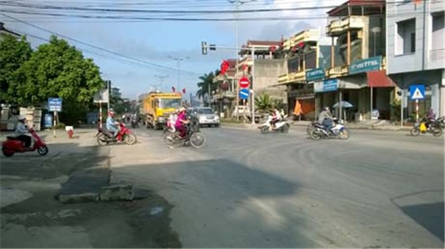 Hội nghị giao ban công tác quy hoạch, đảm bảo an toàn giao thông và trật tự đô thị trong tháng 10 năm 2015, triển khai công tác 2 tháng cuối năm; kết quả thực hiện công tác bồi thường hỗ trợ giải phóng mặt bằng Dự án cải tạo nâng cấp Quốc lộ 18