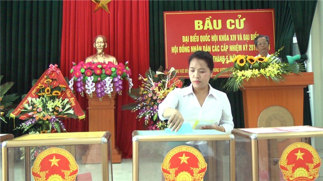 Bản tin 8g: Uông Bí hân hoan chào mừng Ngày hội lớn non sông 