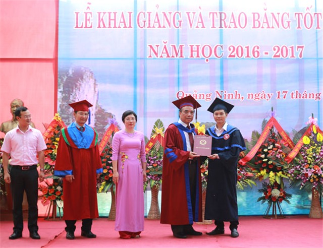 Trường Đại học Ngoại Thương - cơ sở Quảng Ninh: Khai giảng năm học 2016-2017 và trao bằng tốt nghiệp năm học 2016