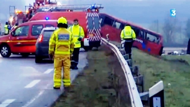 Tai nạn xe buýt nghiêm trọng tại Pháp, 31 người thương vong