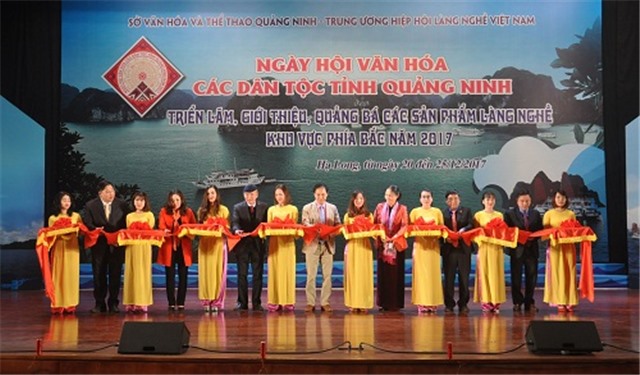 Khai mạc Ngày hội Văn hóa các dân tộc tỉnh Quảng Ninh và Triển lãm giới thiệu các sản phẩm làng nghề KV phía Bắc 2017