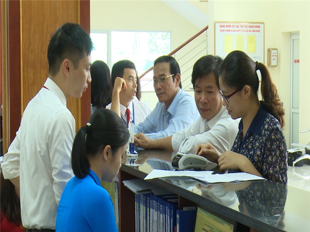 Kho Bạc TP Uông Bí: Triển khai thu Ngân sách nhà nước qua máy chấp nhận thẻ  POS