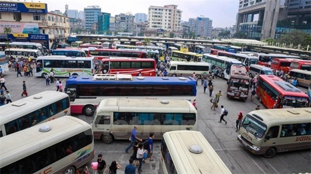 Công bố 11 đường dây nóng phản ánh xe tăng giá vé, nhồi nhét khách