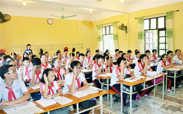 Công nhận 10 trường đạt chuẩn quốc gia