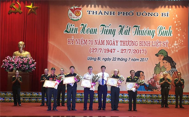 Liên hoan tiếng hát thương binh thành phố Uông Bí năm 2017