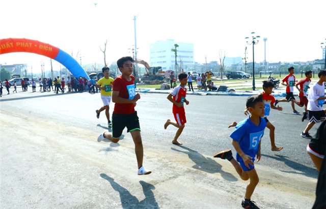 Sôi nổi giải việt dã truyền thống thành phố Uông Bí lần thứ 26 năm 2018