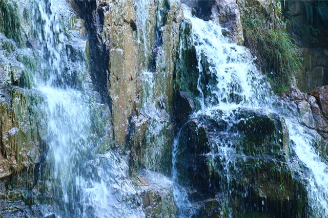 PHƯƠNG ÁN THU PHÍ THĂM QUAN, VÃNG CẢNH ĐIỂM DU LỊCH LỰNG XANH -TP UÔNG BÍ