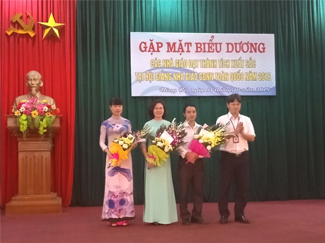 Trường Cao đẳng Công nghiệp - xây dựng: biểu dương nhà giáo đạt thành tích xuất sắc 
