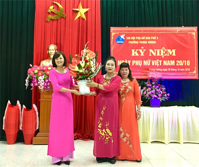 Chi hội phụ nữ khu 3, phường Trưng Vương: Gặp mặt kỷ niệm ngày Phụ nữ Việt Nam 20-10