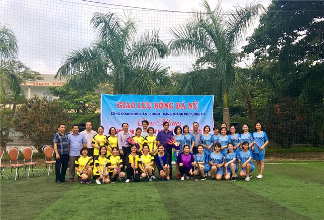 Công đoàn Khối Dân - Chính - Đảng thành phố: Giao lưu bóng đá nữ chào mừng ngày Phụ nữ Việt Nam 
