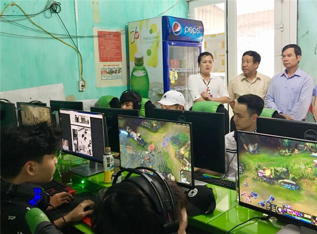 Đoàn giám sát HĐND thành phố làm việc với phường Thanh Sơn về quản lý hoạt động văn hóa - thể thao