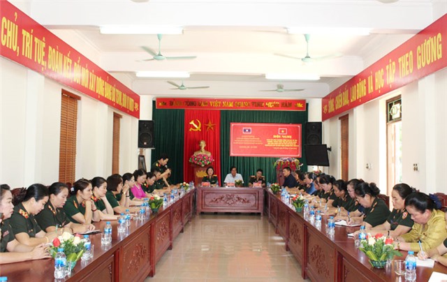 Đón tiếp, trao đổi kinh nghiệm với Đoàn cán bộ phụ nữ Quân đội nhân dân Lào