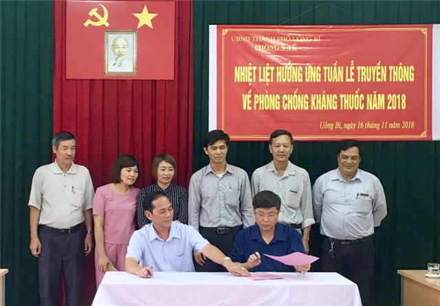 Phòng Y tế thành phố: Ký cam kết triển khai thực hiện phòng, chống kháng thuốc giai đoạn 2018-2020