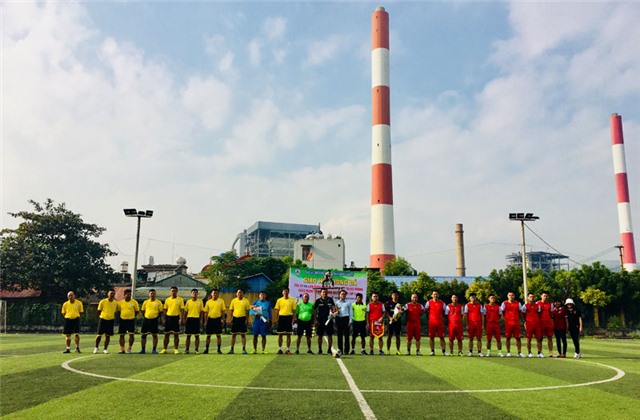 Giao hữu bóng đá 