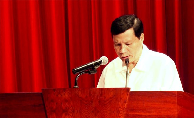 Đồng chí Nguyễn Đức Long, Phó Bí thư Tỉnh uỷ, Chủ tịch UBND tỉnh tiếp xúc cử tri Trường Đại học Hạ Long