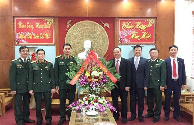 Lãnh đạo thành phố chúc mừng các đơn vị quân đội nhân kỷ niệm 74 năm Ngày thành lập Quân đội nhân dân Việt Nam, 29 năm Ngày hội Quốc phòng toàn dân