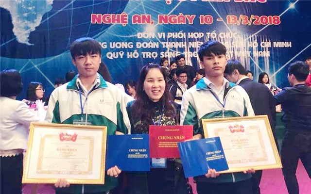 "Chúng em sẽ tiếp tục theo đuổi đam mê chế tạo robot"