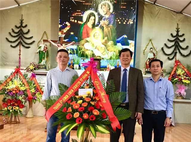 Phó Chủ tịch UBND thành phố Phạm Tuấn Đạt chúc mừng giáng sinh Giáo họ Vàng Danh