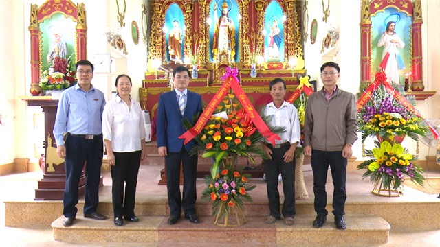 Đồng chí Nguyễn Mạnh Hà, Chủ tịch UBND thành phố chúc mừng Giáng sinh 2018