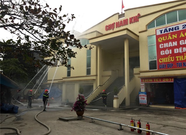 Thực tập phương án chữa cháy tại chợ Nam Khê