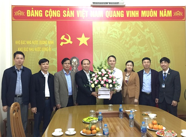 Bí thư Thành ủy Trần Văn Lâm thăm, động viên các đơn vị khối tài chính