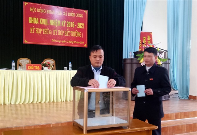 HĐND xã Điền Công khoá XVIII họp kỳ bất thường