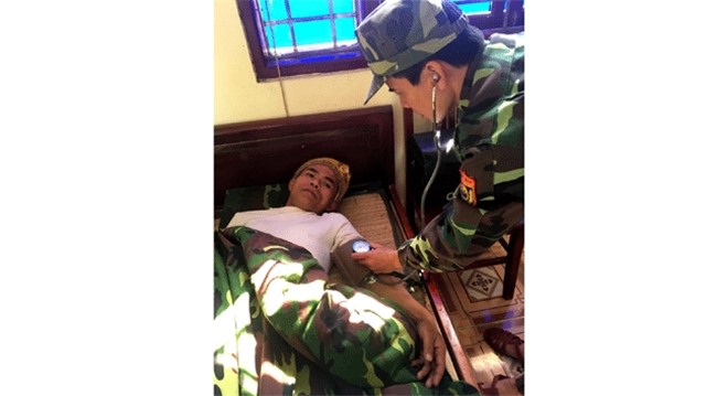 Cứu tám ngư dân bị nạn ở vùng biển Quảng Ninh