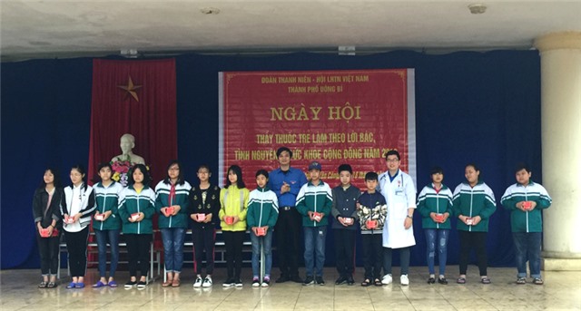 Ngày hội thầy thuốc trẻ làm theo lời Bác