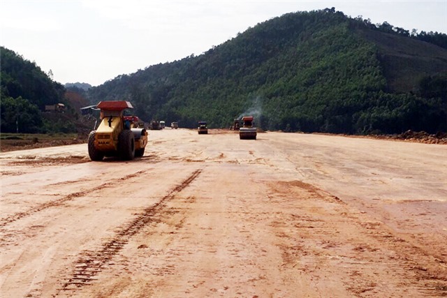 Đường nối Cảng hàng không đến khu phức hợp Vân Đồn: Cơ bản thông toàn tuyến