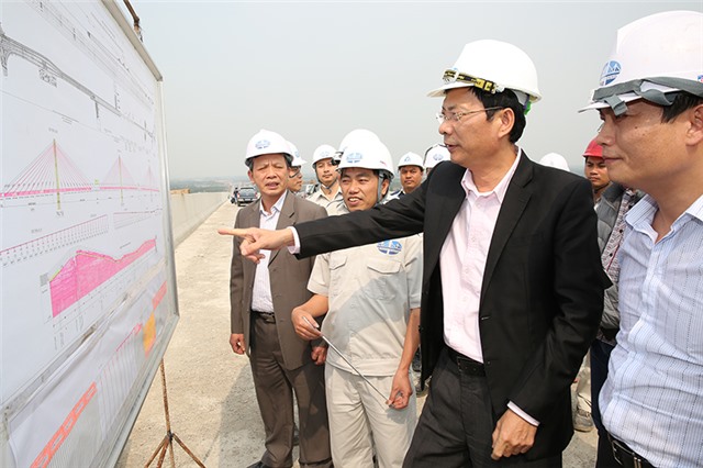 Cây cầu dây văng thương hiệu Việt